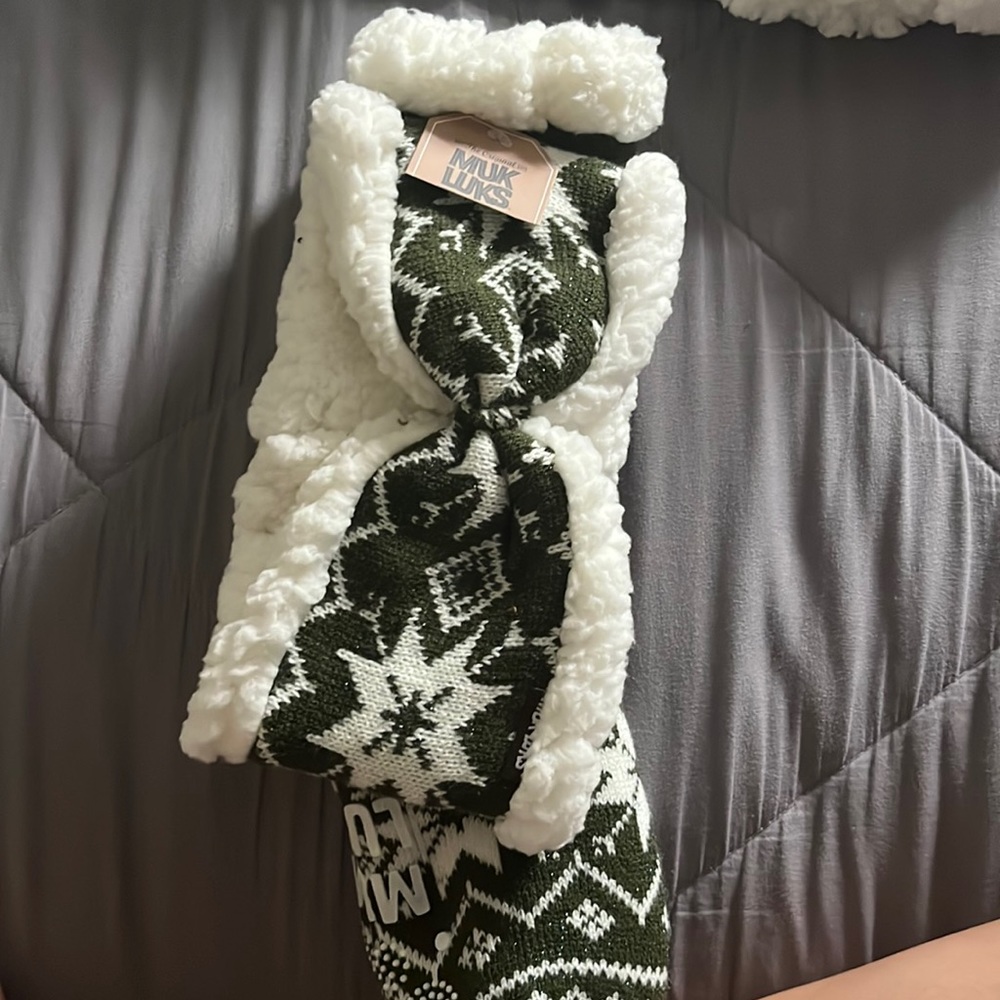 Muk Luks Headband- Sock Set